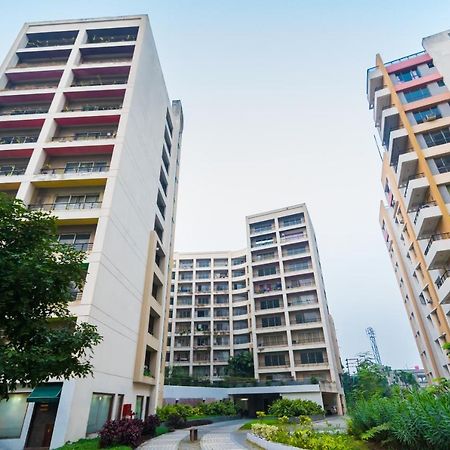כלכותה Capital O 10212 Hotel West Willows Xanadu מראה חיצוני תמונה