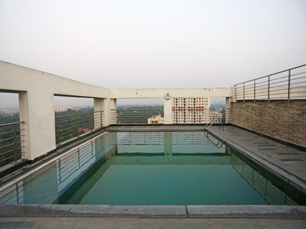 כלכותה Capital O 10212 Hotel West Willows Xanadu מראה חיצוני תמונה