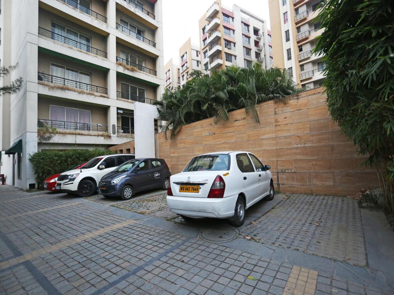 כלכותה Capital O 10212 Hotel West Willows Xanadu מראה חיצוני תמונה