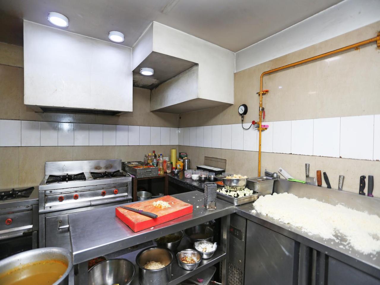 כלכותה Capital O 10212 Hotel West Willows Xanadu מראה חיצוני תמונה