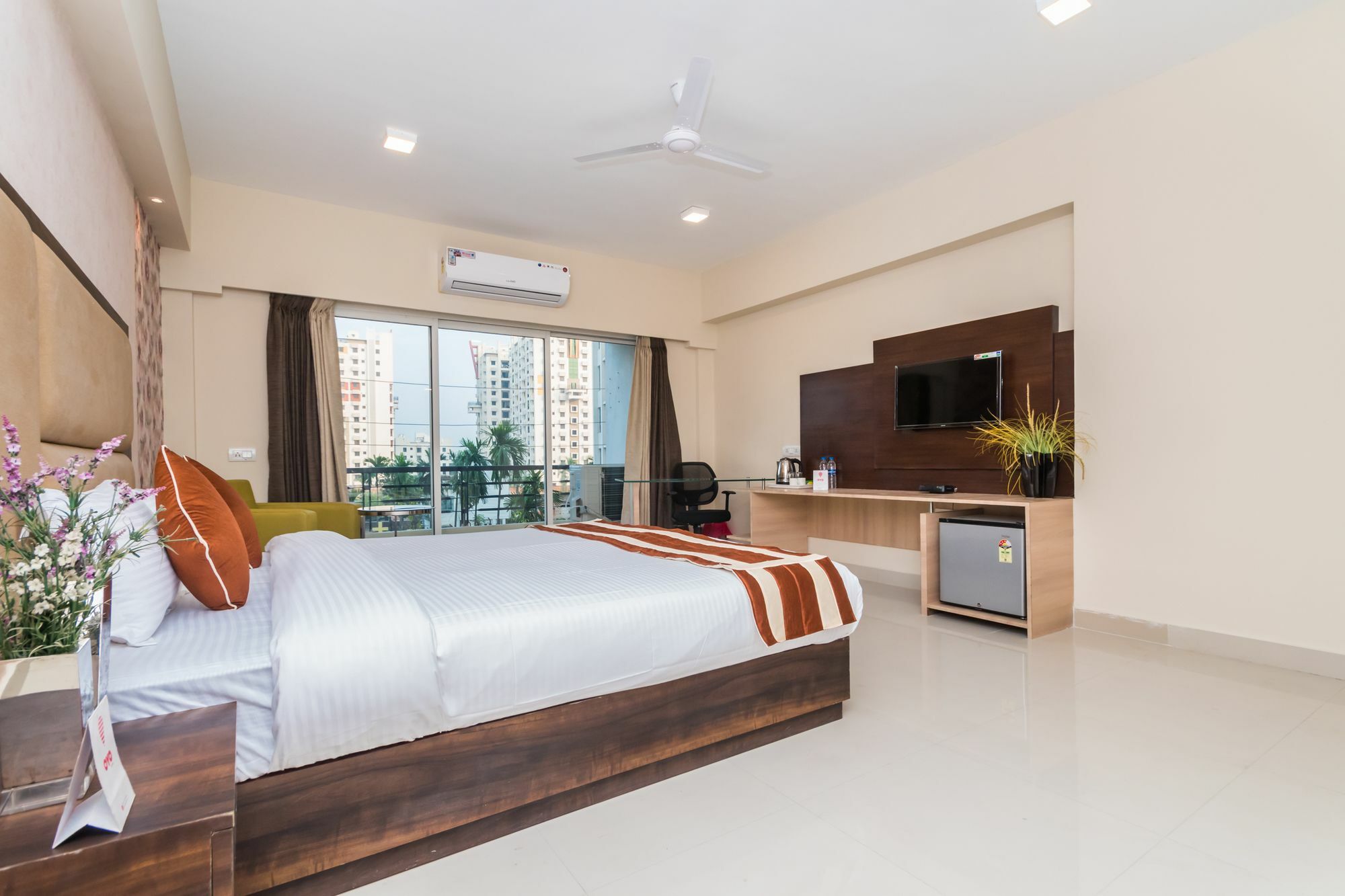 כלכותה Capital O 10212 Hotel West Willows Xanadu מראה חיצוני תמונה