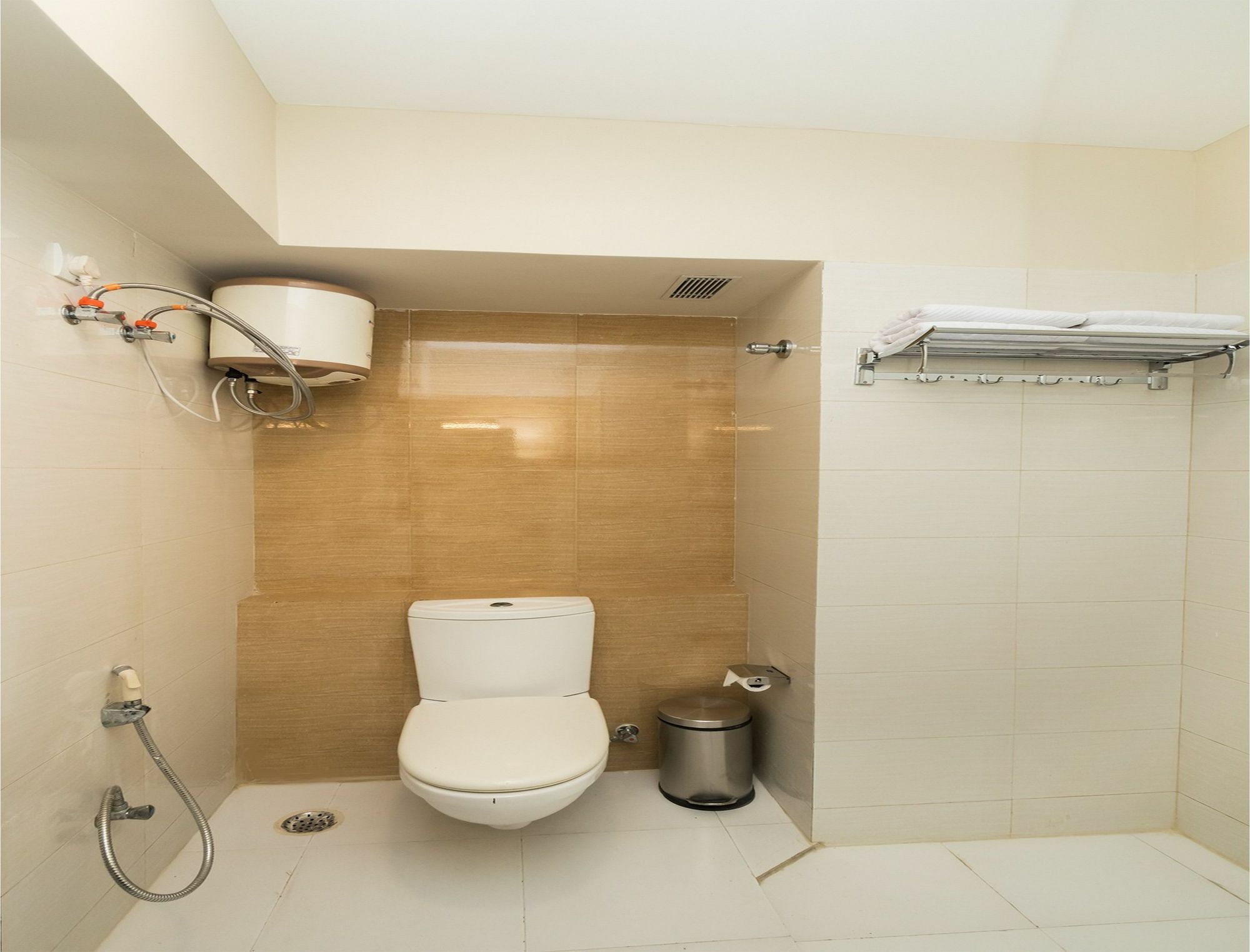 כלכותה Capital O 10212 Hotel West Willows Xanadu מראה חיצוני תמונה