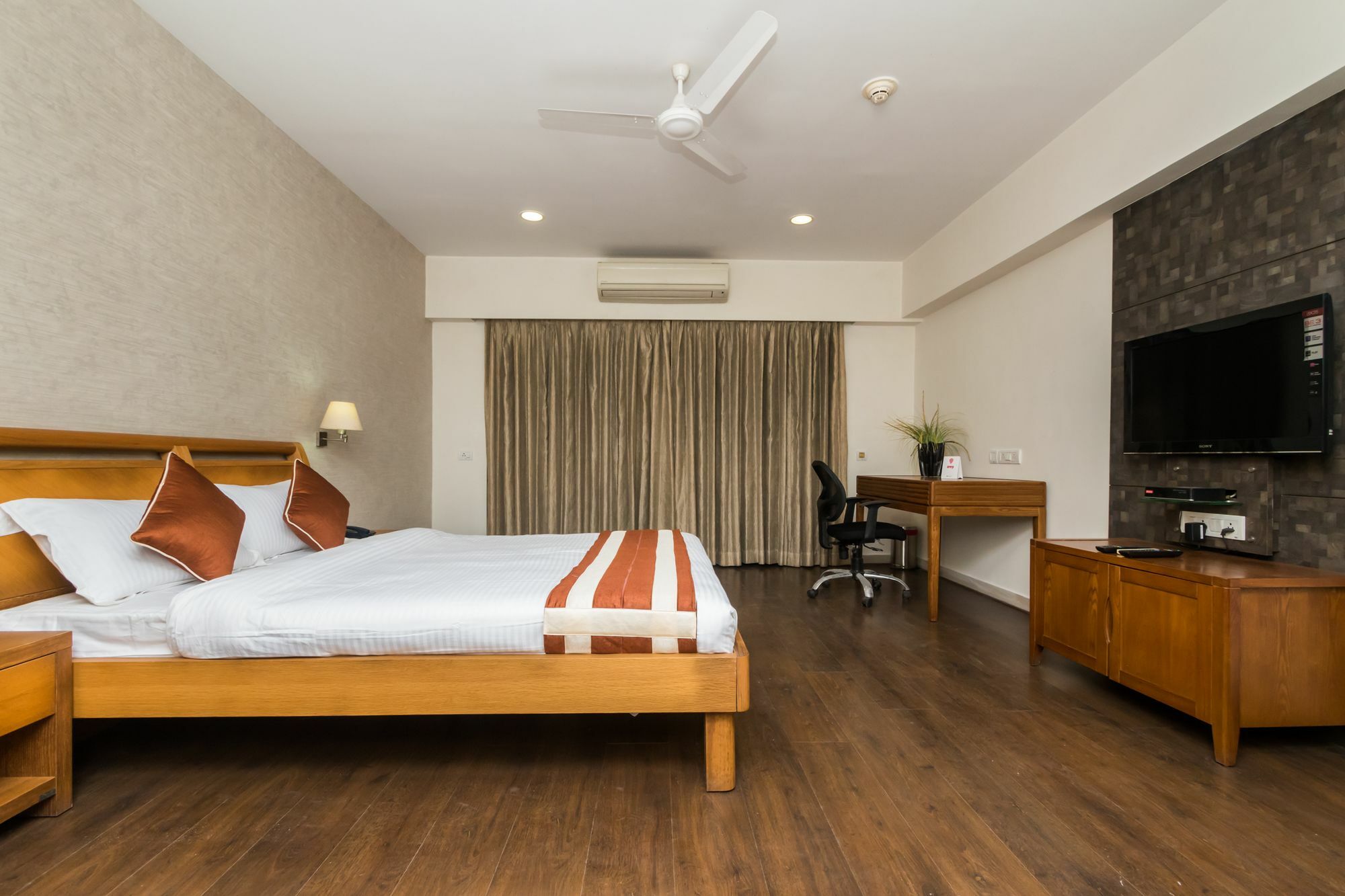 כלכותה Capital O 10212 Hotel West Willows Xanadu מראה חיצוני תמונה