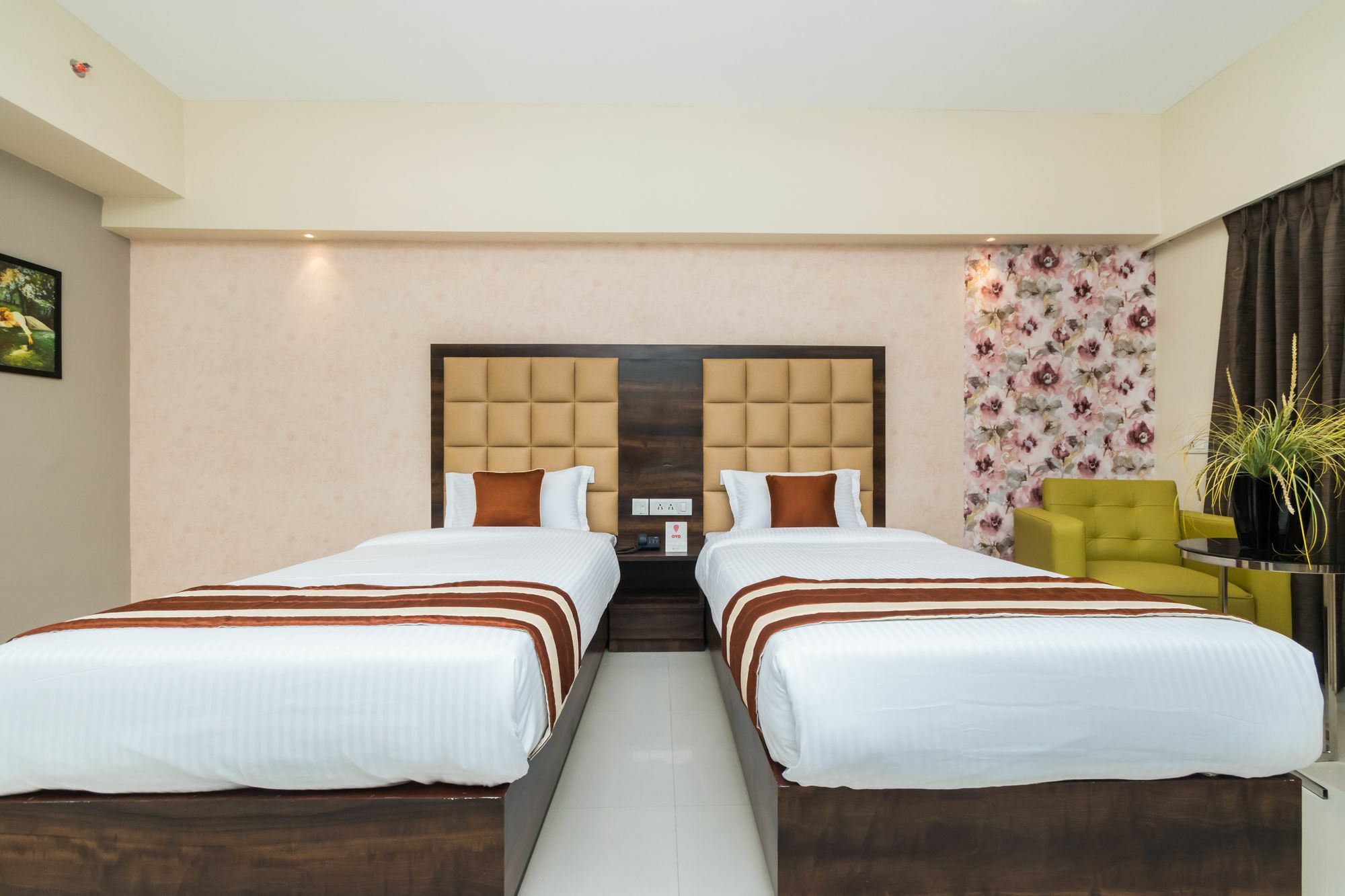 כלכותה Capital O 10212 Hotel West Willows Xanadu מראה חיצוני תמונה