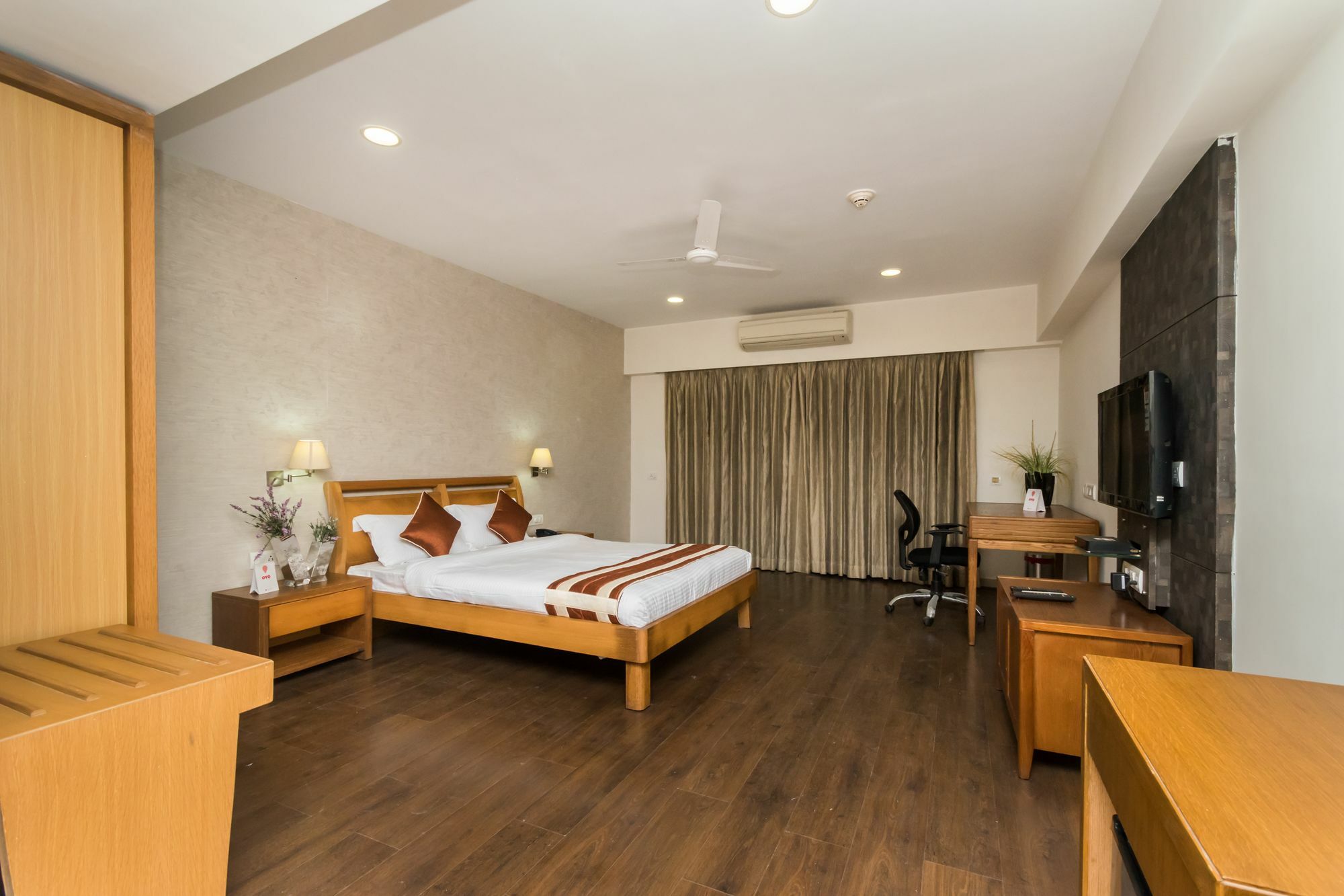 כלכותה Capital O 10212 Hotel West Willows Xanadu מראה חיצוני תמונה